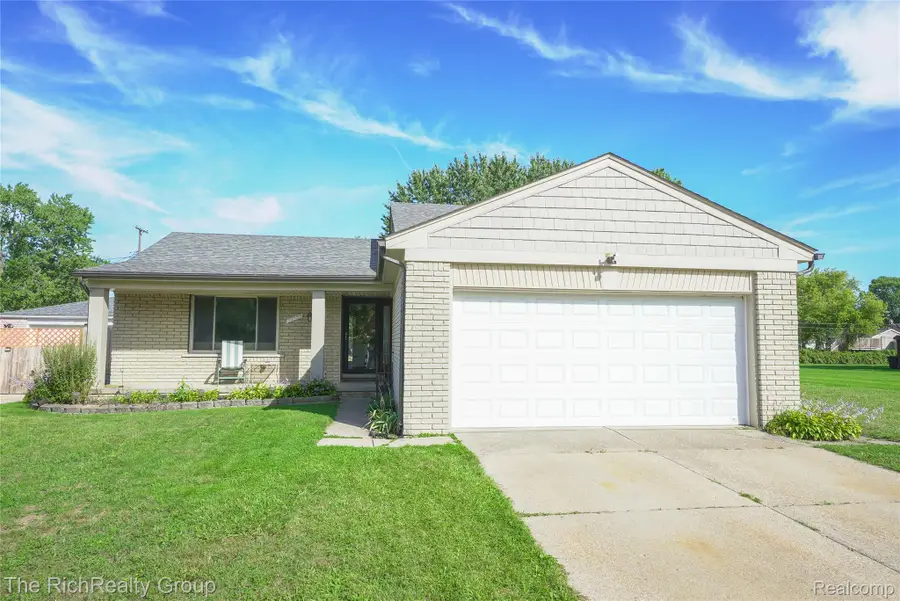 30350 Quinkert Street, Roseville, MI 48066 - #2