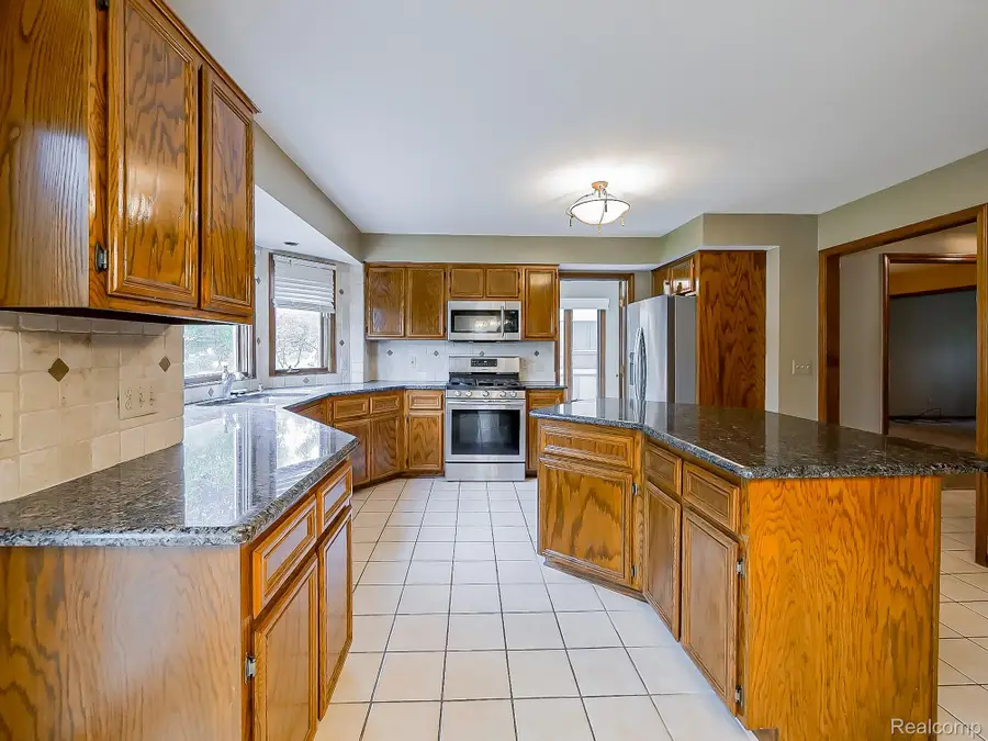52320 Bryan Michael Drive, Macomb, MI 48042 - #2