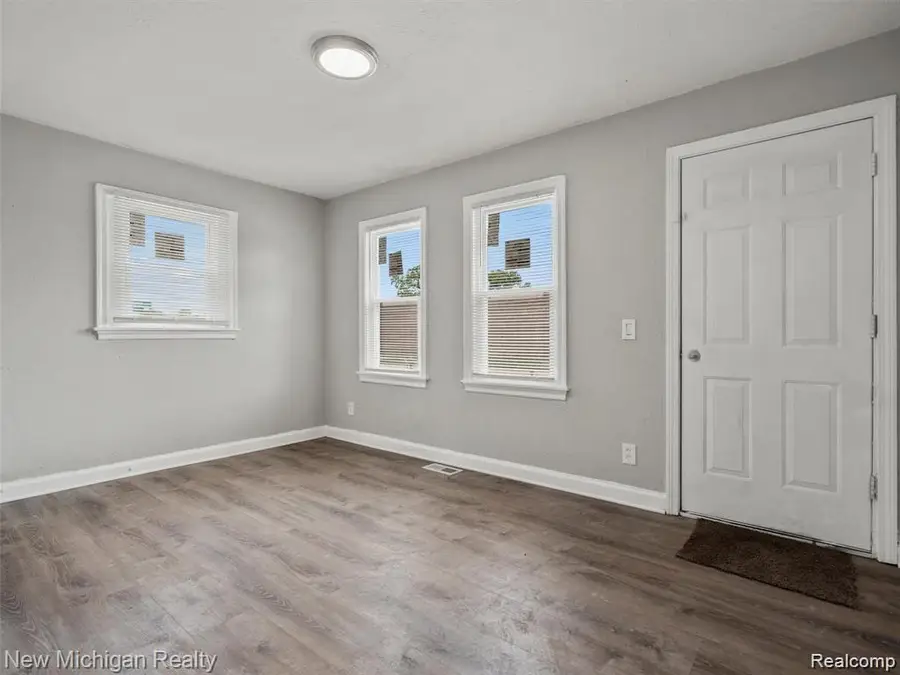20805 S Chrysler Drive, Hazel Park, MI 48030 - #3
