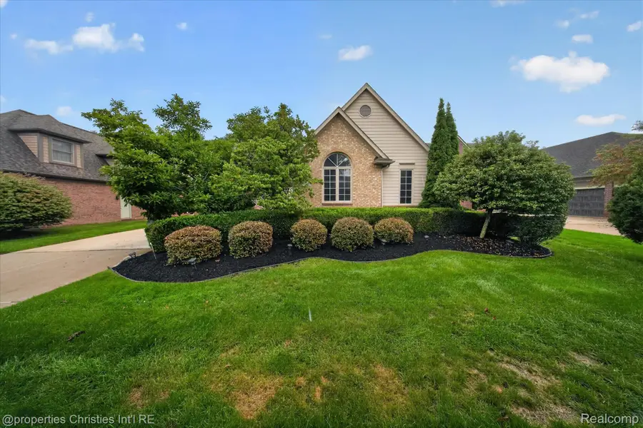 18032 Cascade Drive, Northville, MI 48168 - #3