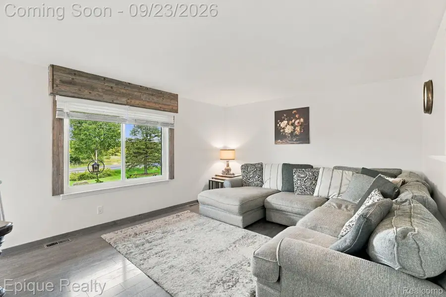 811 N Ortonville Road, Ortonville, MI 48462 - #2