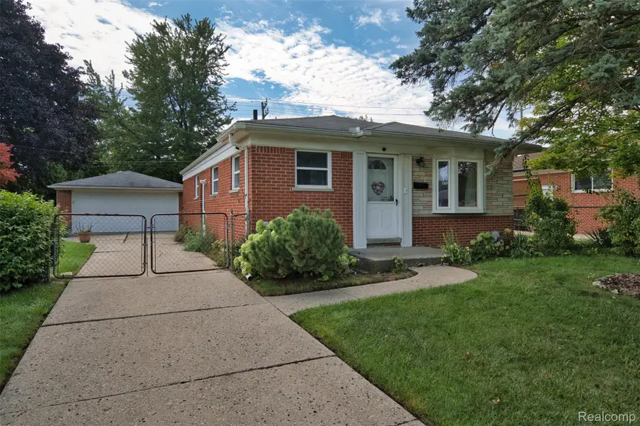 25117 Ann Arbor Trail, Dearborn Heights, MI 48127 - #2