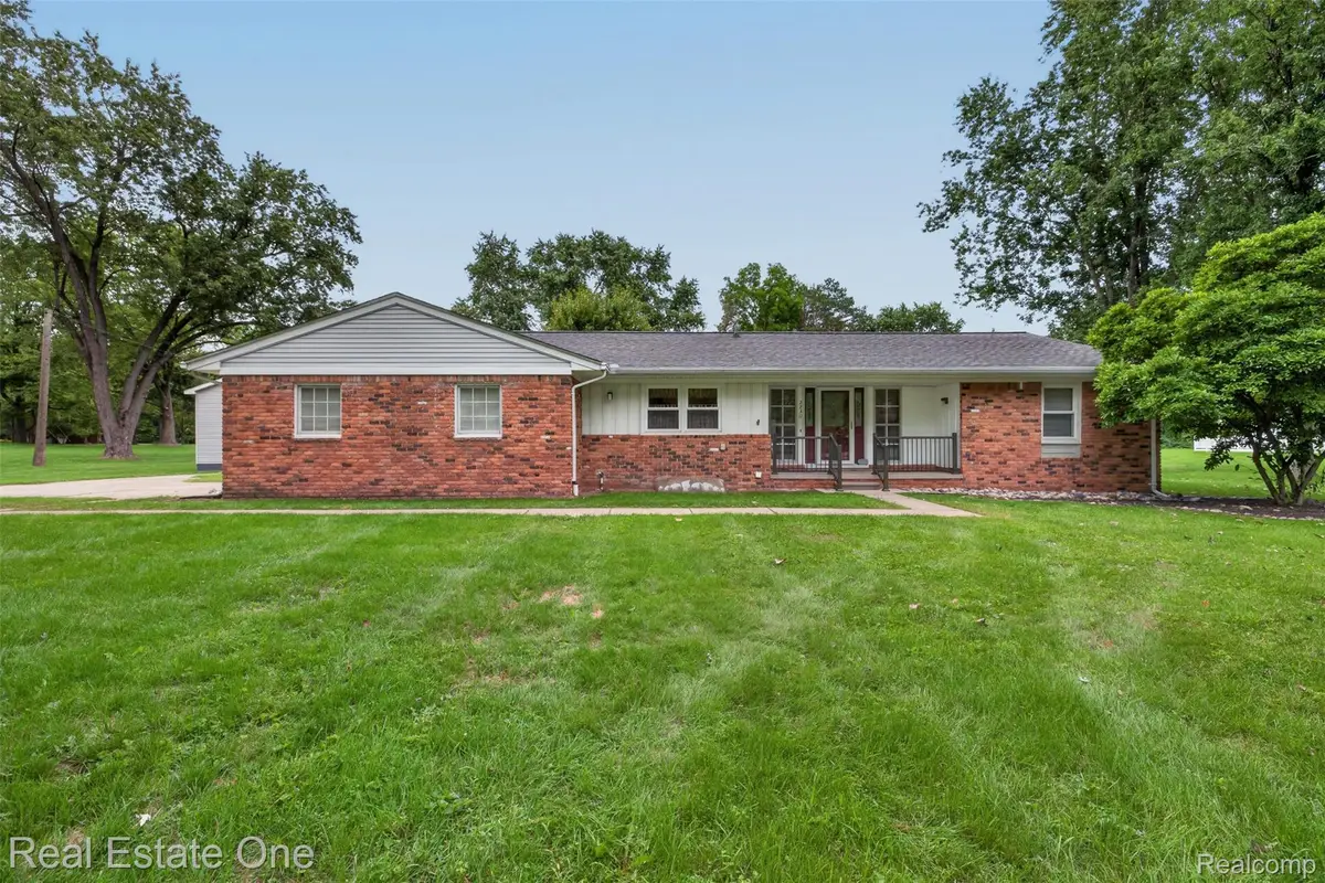 2230 Odette Drive, Waterford, MI 48328 - #1
