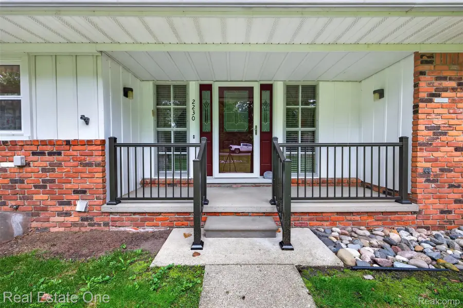 2230 Odette Drive, Waterford, MI 48328 - #2