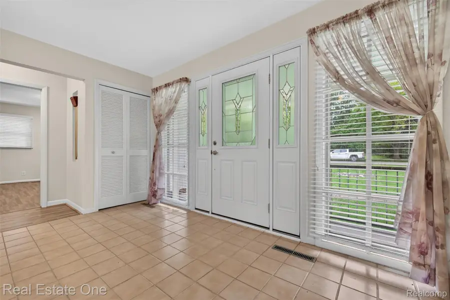 2230 Odette Drive, Waterford, MI 48328 - #3