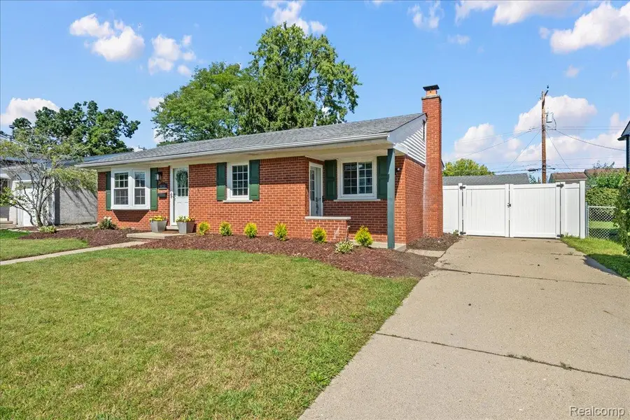 38038 Ross Street, Livonia, MI 48154 - #3