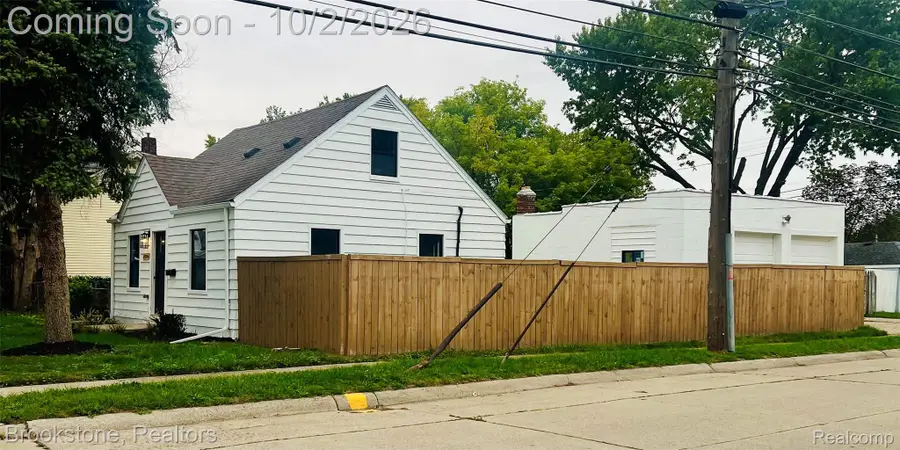 23704 Piper Avenue, Eastpointe, MI 48021 - #3