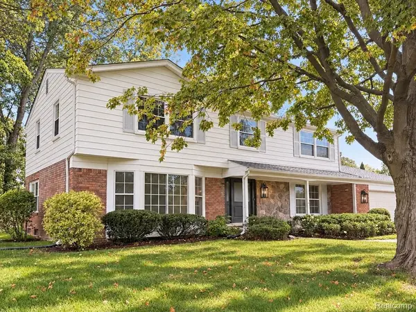 5600 Woodwind Drive, BloomfieldHills, MI 48301
