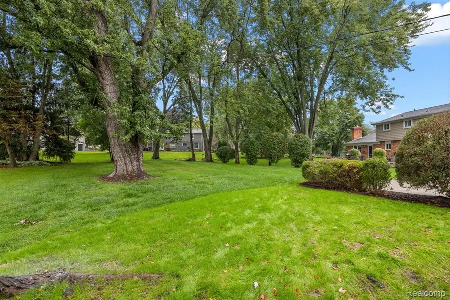 5600 Woodwind Drive, Bloomfield, MI 48301 - #3