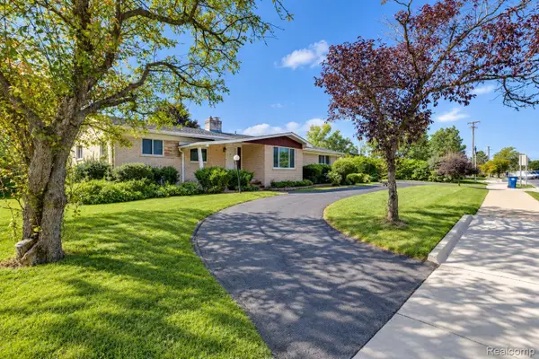 60 E Square Lake Road, BloomfieldHills, MI 48304