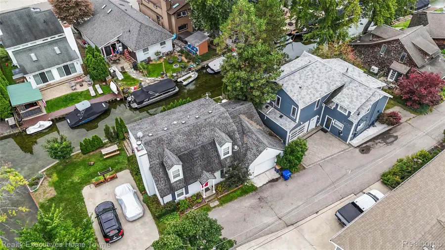1400 Rossdale Drive, Waterford, MI 48328 - #2