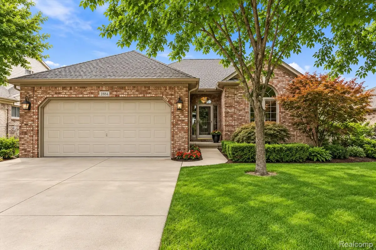 48851 Southway Drive, Macomb, MI 48044 - #1