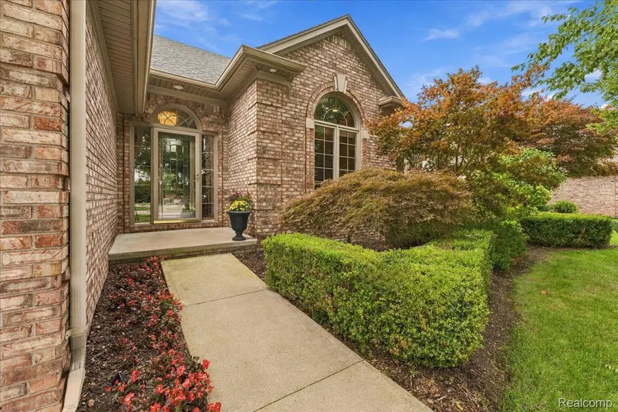 48851 Southway Drive, Macomb, MI 48044 - #3