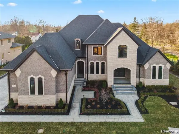 37651 Hidden Valley Court, ClintonTwp, MI 48036