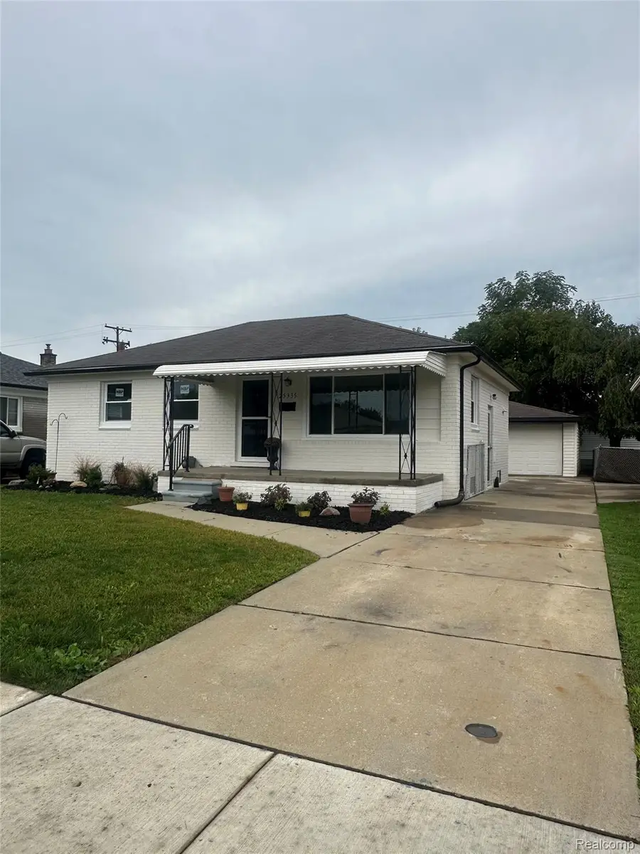 25335 Pattow Street, Roseville, MI 48066 - #2