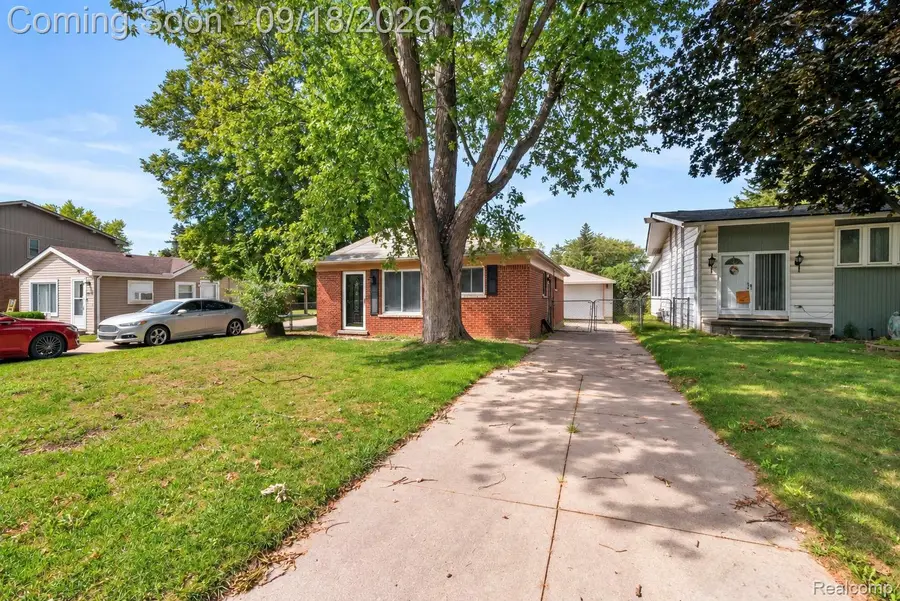 8031 N Silvery Lane, Dearborn Heights, MI 48127 - #2