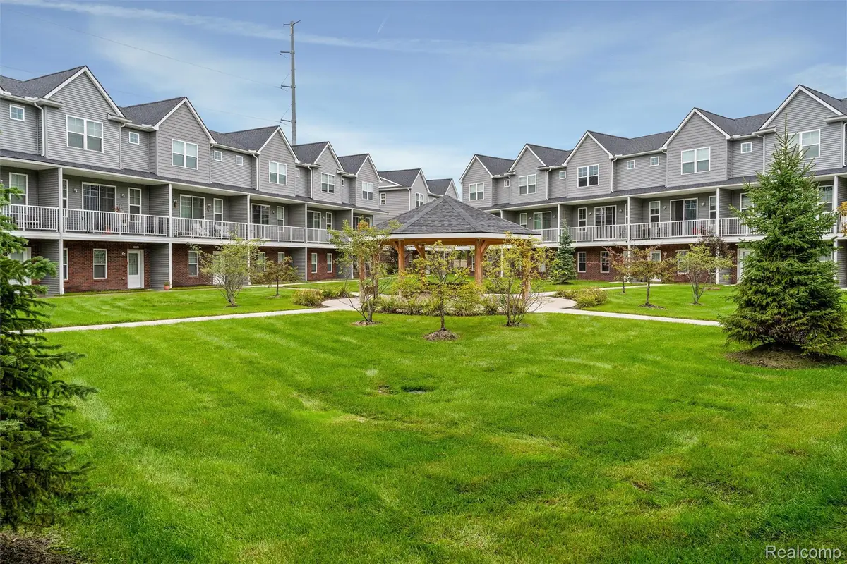 3971 Trailwaycommons Circle, Auburn Hills, MI 48326 - #1