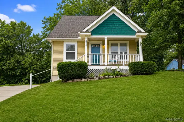 420 Montclair Lane, Howell, MI 48843