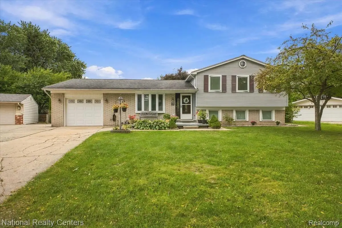 42146 Trinity Court, Sterling Heights, MI 48313 - #1