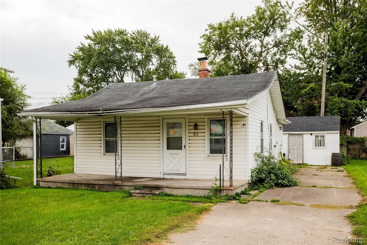63 Chestnut Avenue, Hazel Park, MI 48030 - #1