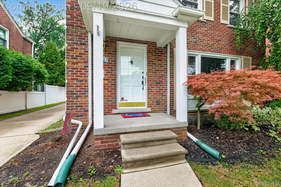 1803 Littlestone Road, Grosse Pointe Woods, MI 48236 - #2