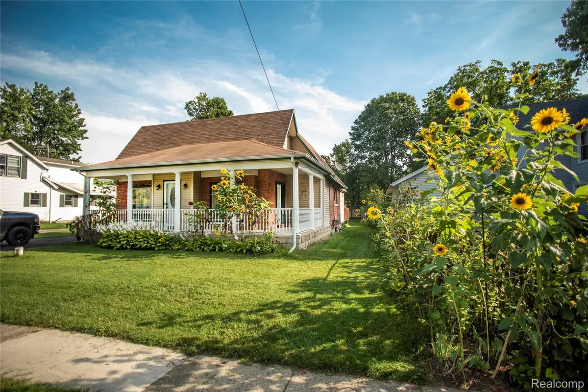 131 E Washington Street, Dimondale, MI 48821 - #1