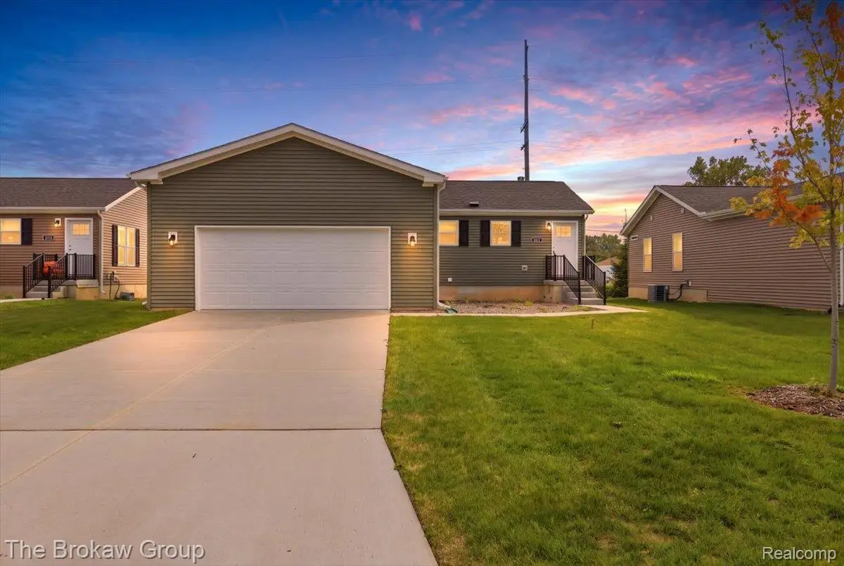 4426 Maple Leaf Trail, Flint, MI 48506 - #1