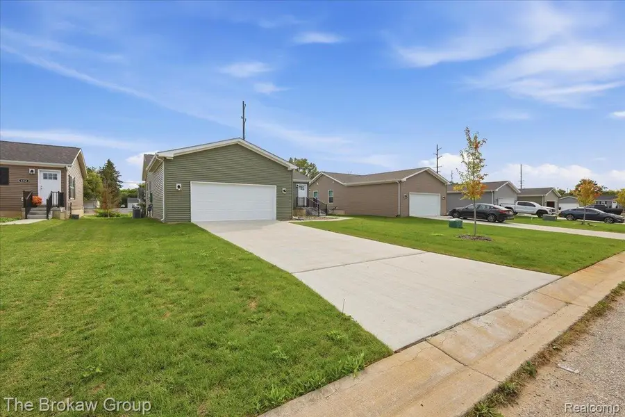 4426 Maple Leaf Trail, Flint, MI 48506 - #3
