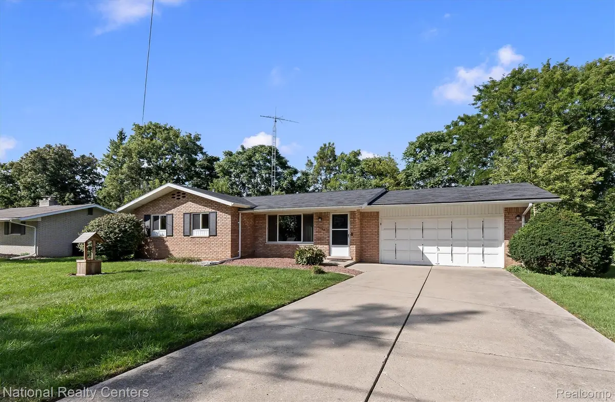 2082 Kingswood Drive, Flint, MI 48507 - #1