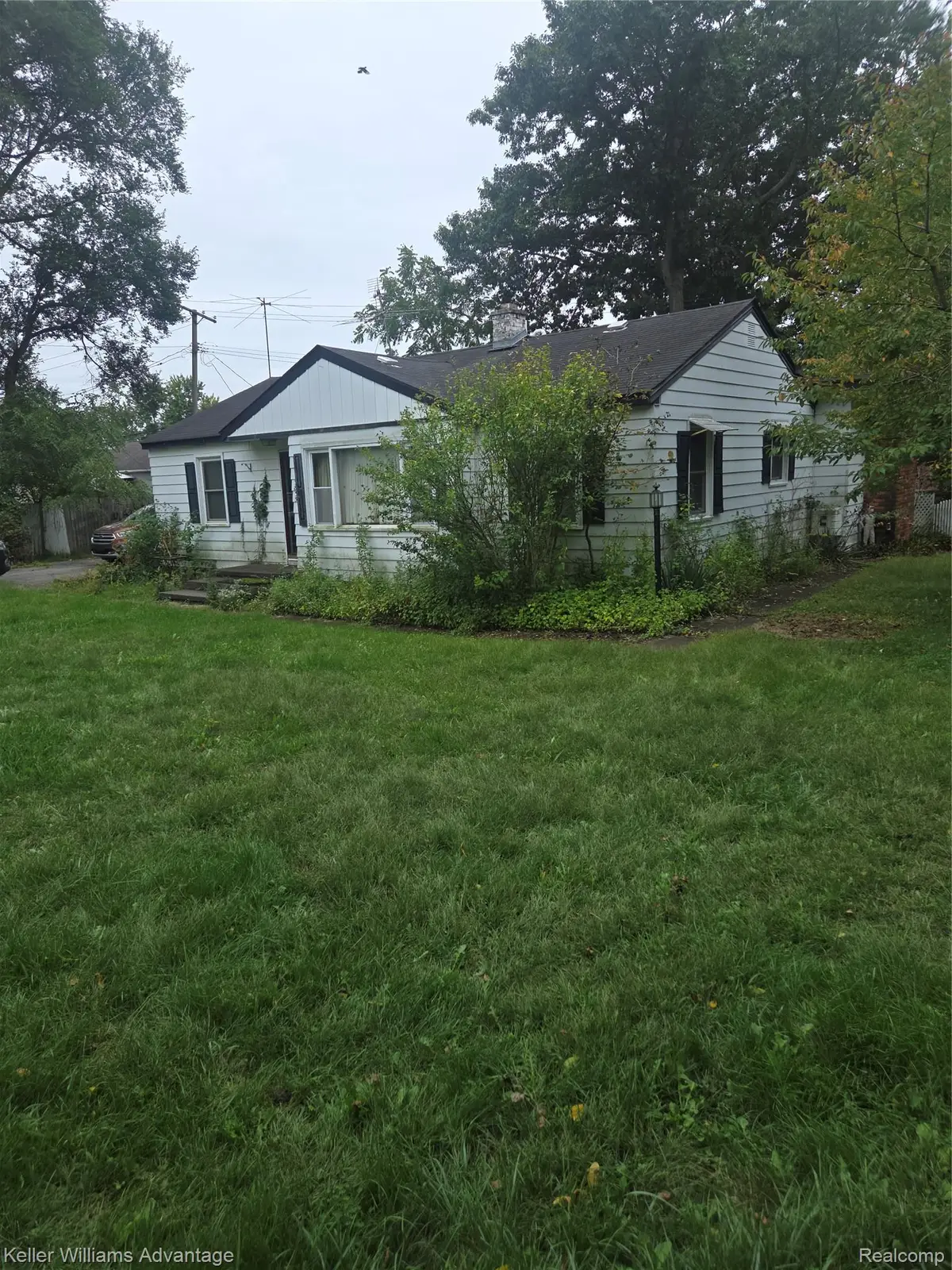 3835 Oak Knoll Road, Waterford, MI 48328 - #1