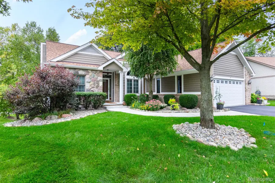 178 Lakeshore Vista, Howell, MI 48843 - #2