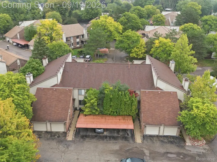 7351 Brynmawr Drive, West Bloomfield, MI 48322 - #3