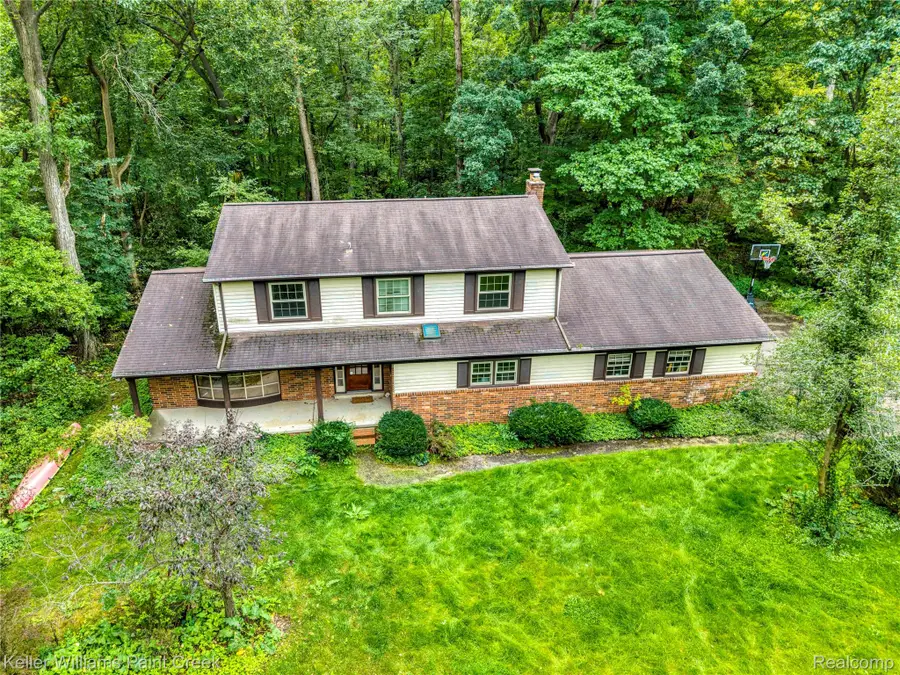 6126 Whispering Oak Drive, Washington, MI 48094 - #3