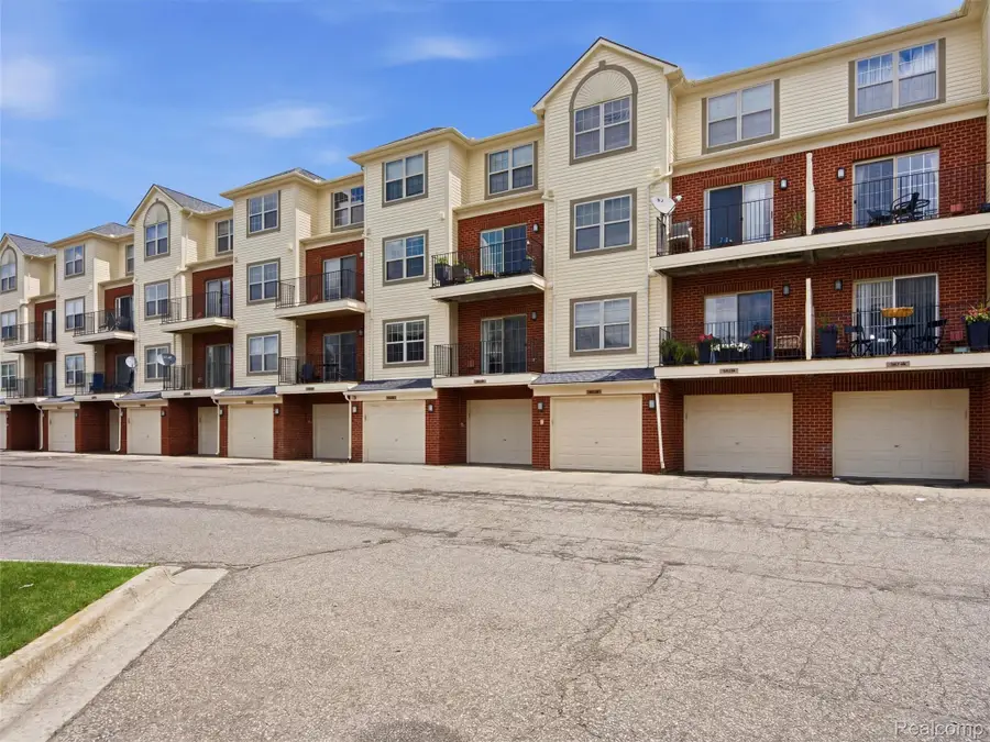 1528 Devon Lane, Troy, MI 48084 - #2