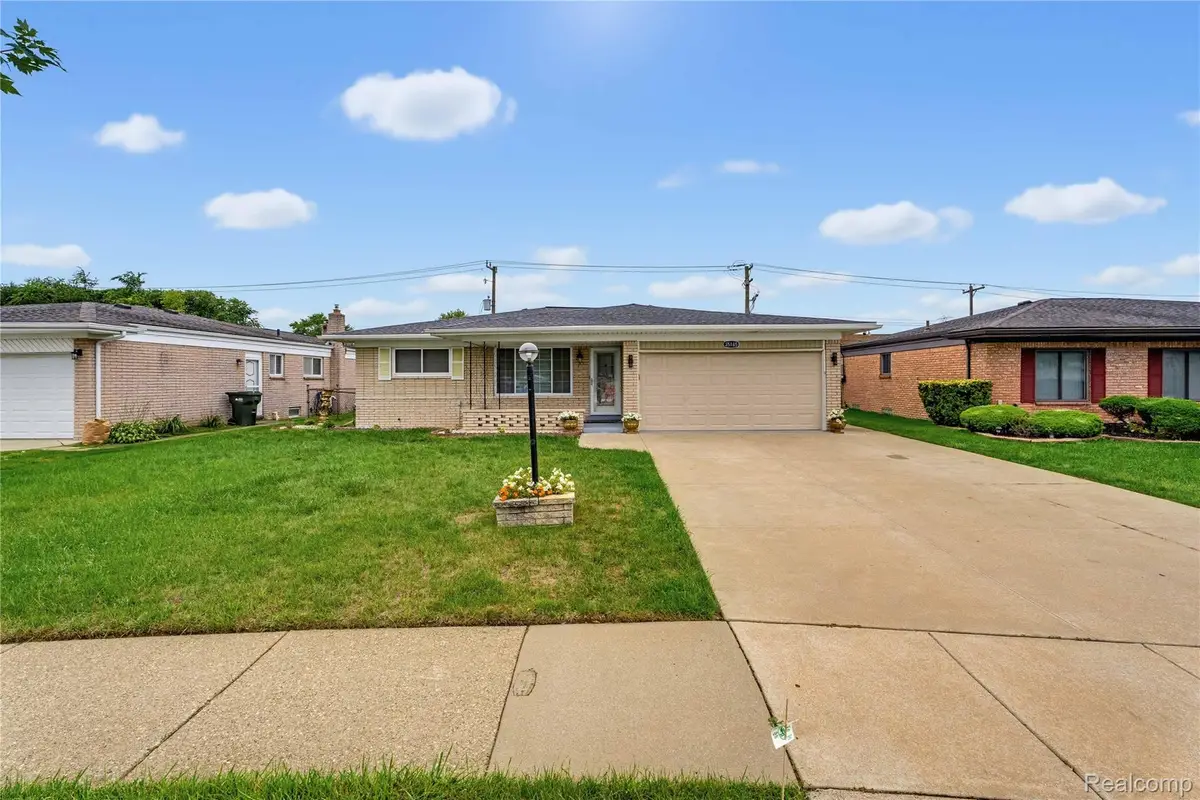 35185 Marina Drive, Sterling Heights, MI 48312 - #1