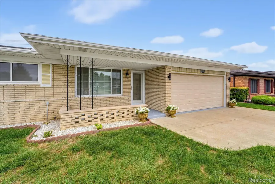 35185 Marina Drive, Sterling Heights, MI 48312 - #3