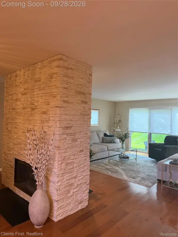 7589 Danbury Circle, WestBloomfield, MI 48322