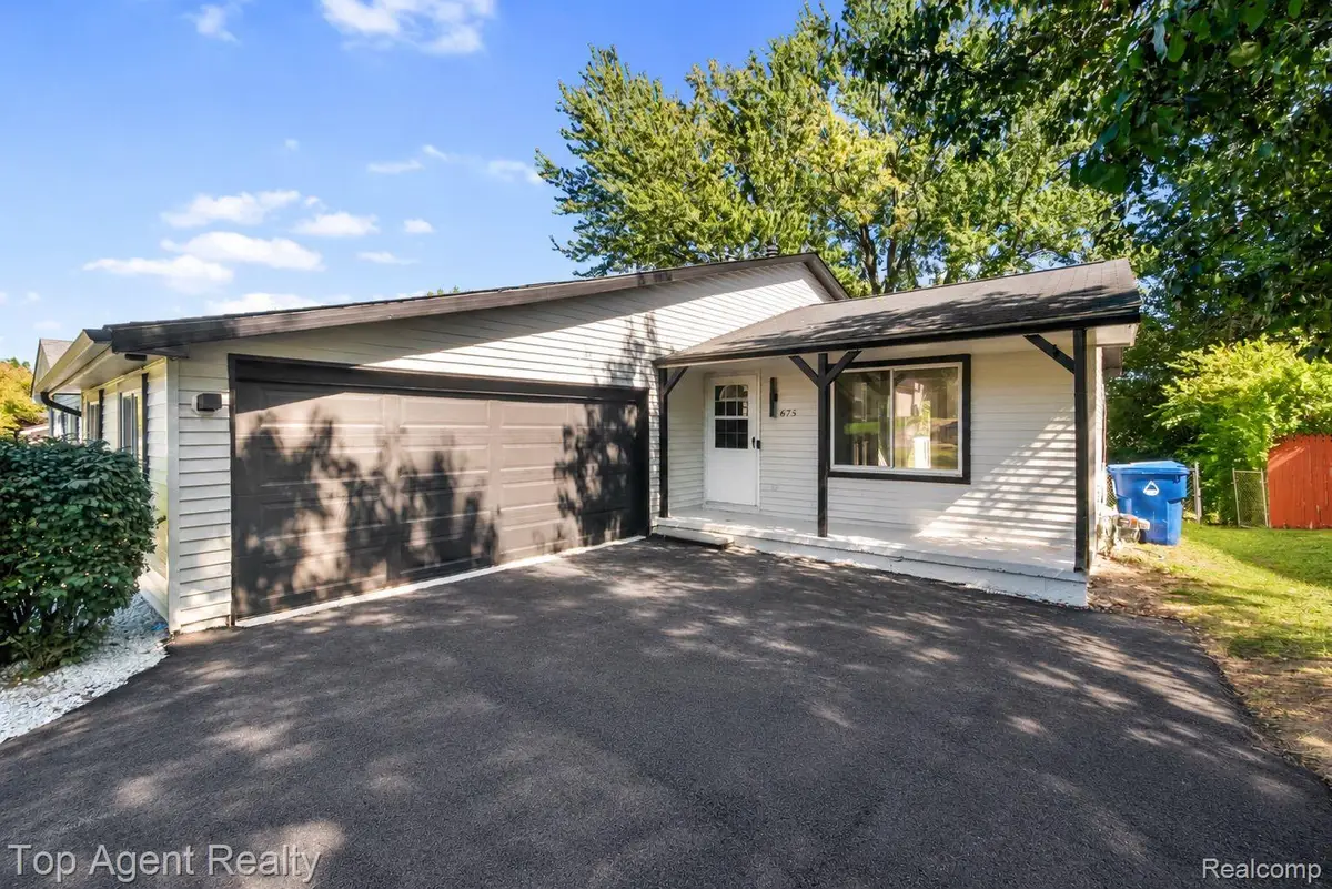675 Woodingham Avenue, Waterford, MI 48328 - #1