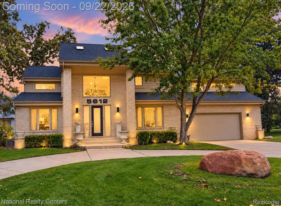 5612 Stanhope Street, West Bloomfield, MI 48322 - #2