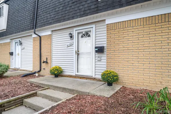 41166 N Woodbury Green Drive, VanBurenTwp, MI 48111