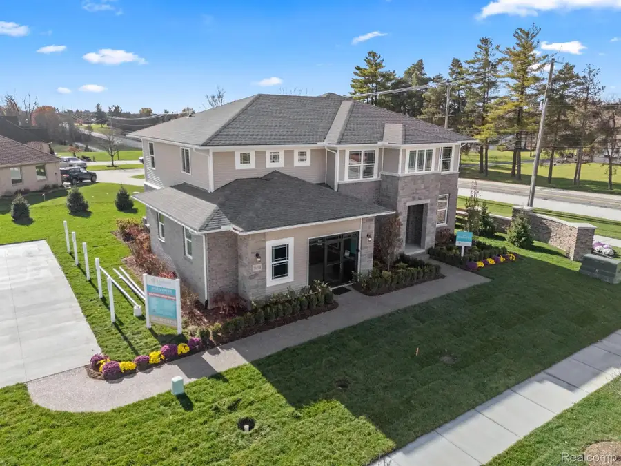 1062 Forest Bay Drive, Waterford, MI 48328 - #3