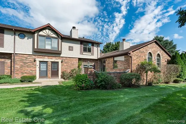 2297 London Bridge Drive #25, RochesterHills, MI 48307