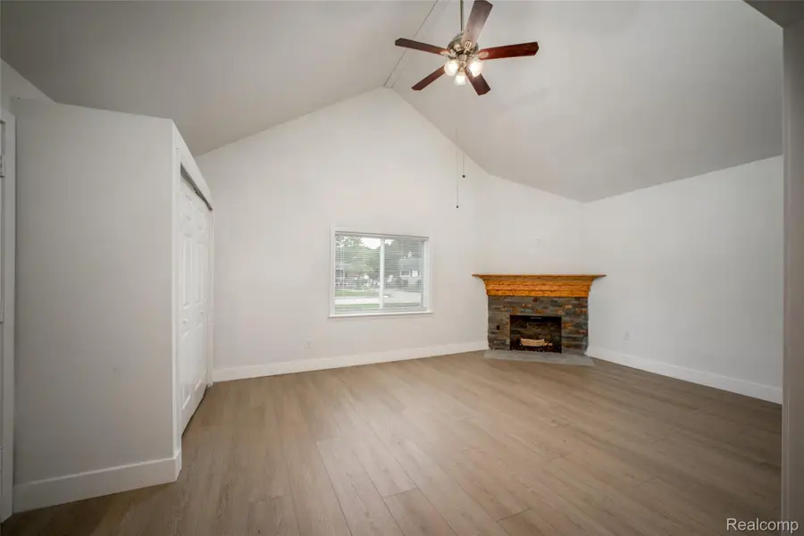 29240 Mcdonald Street, Roseville, MI 48066 - #2