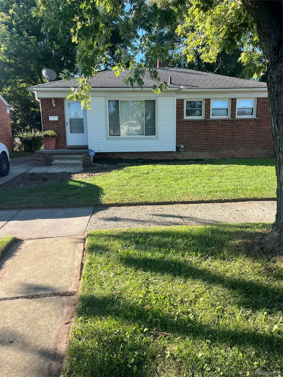 18450 Buckhannon Street, Roseville, MI 48066 - #2