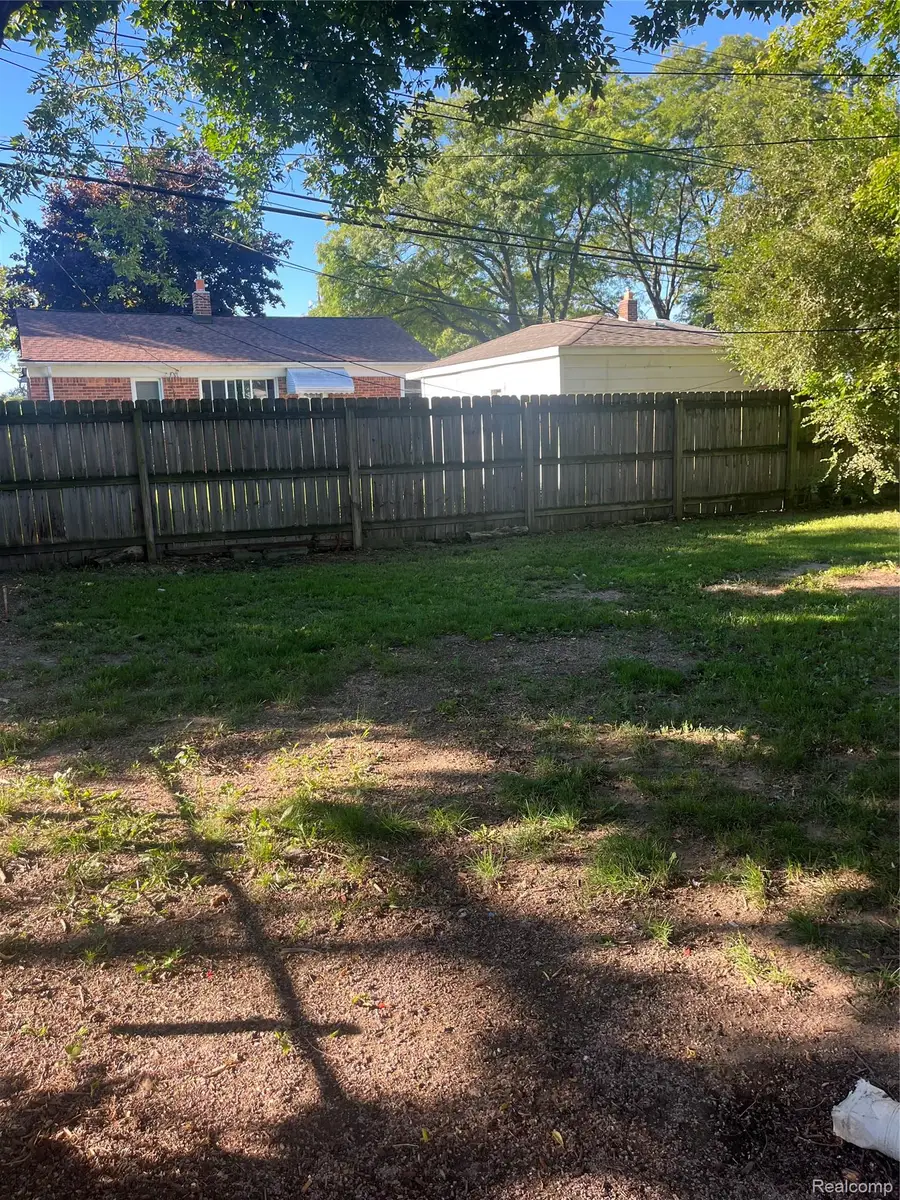 18450 Buckhannon Street, Roseville, MI 48066 - #3