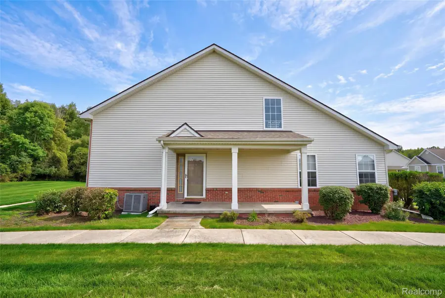 10207 Sunrise Drive, Grand Blanc, MI 48439 - #2