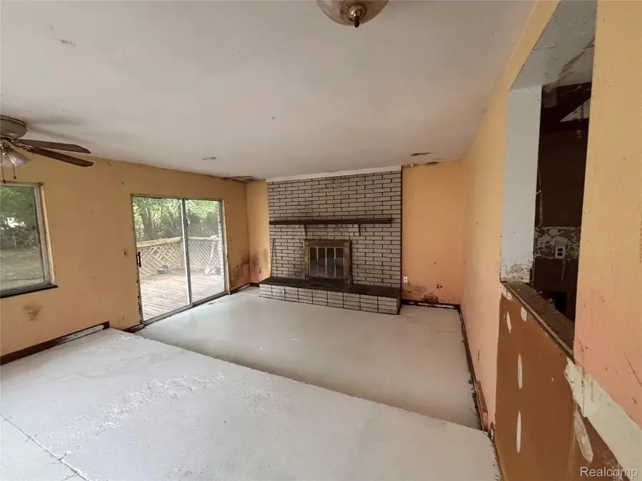 24645 Mcdonald Street, Dearborn Heights, MI 48125 - #2