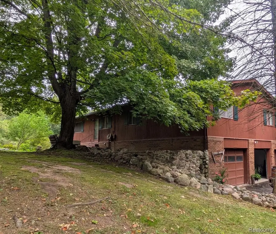 4050 Hunters Creek Road, Metamora, MI 48455 - #2