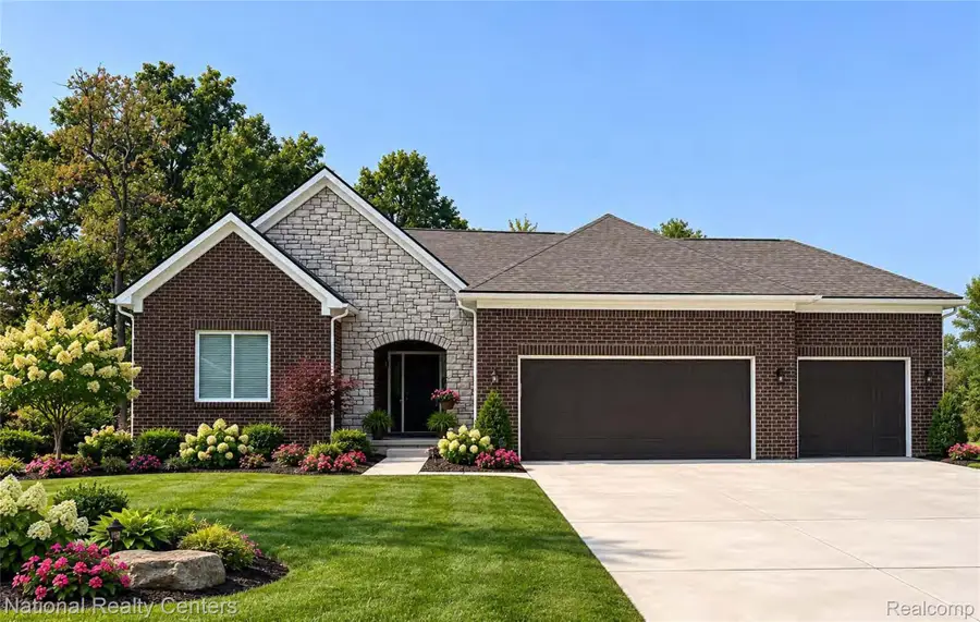 8285 Pleasant Court, Goodrich, MI 48438 - #2
