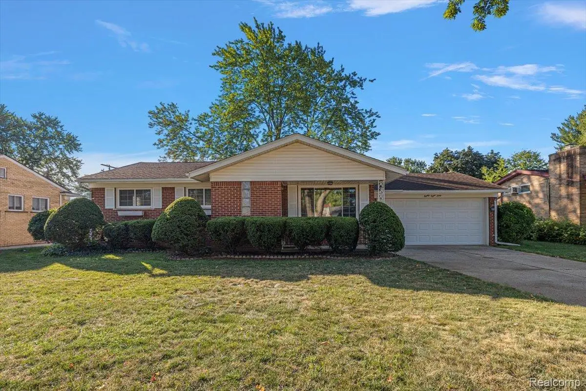 8860 Kidley Drive, Sterling Heights, MI 48314 - #1